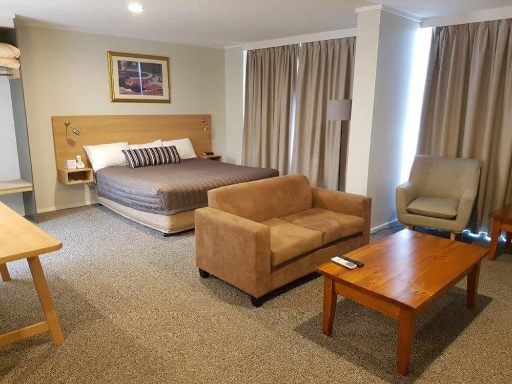 Posthouse Motor Lodge Гоулбёрн Экстерьер фото